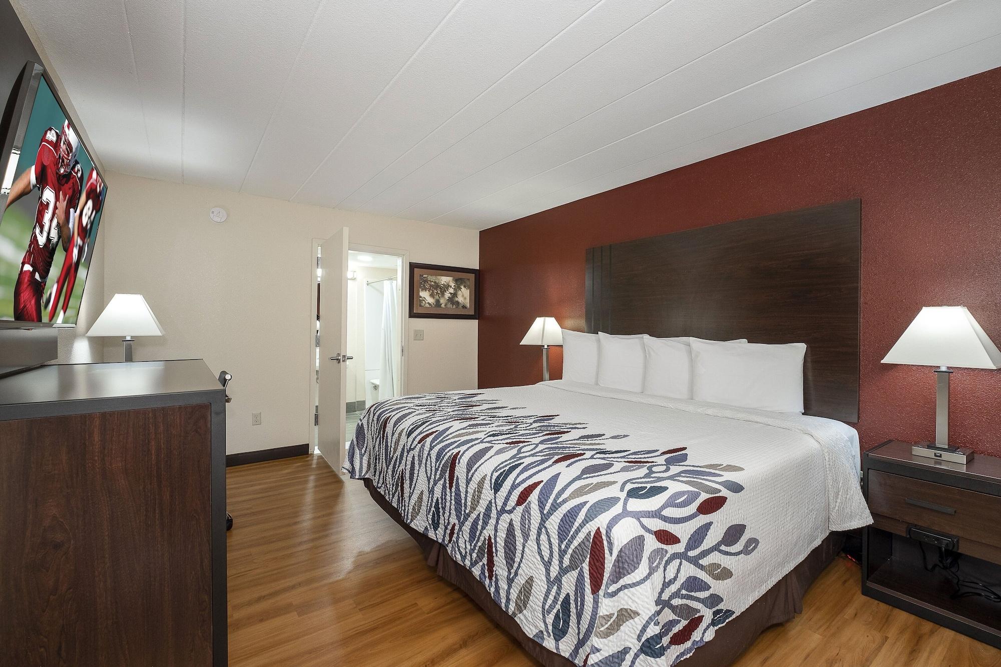 Red Roof Inn Freehold Exterior photo