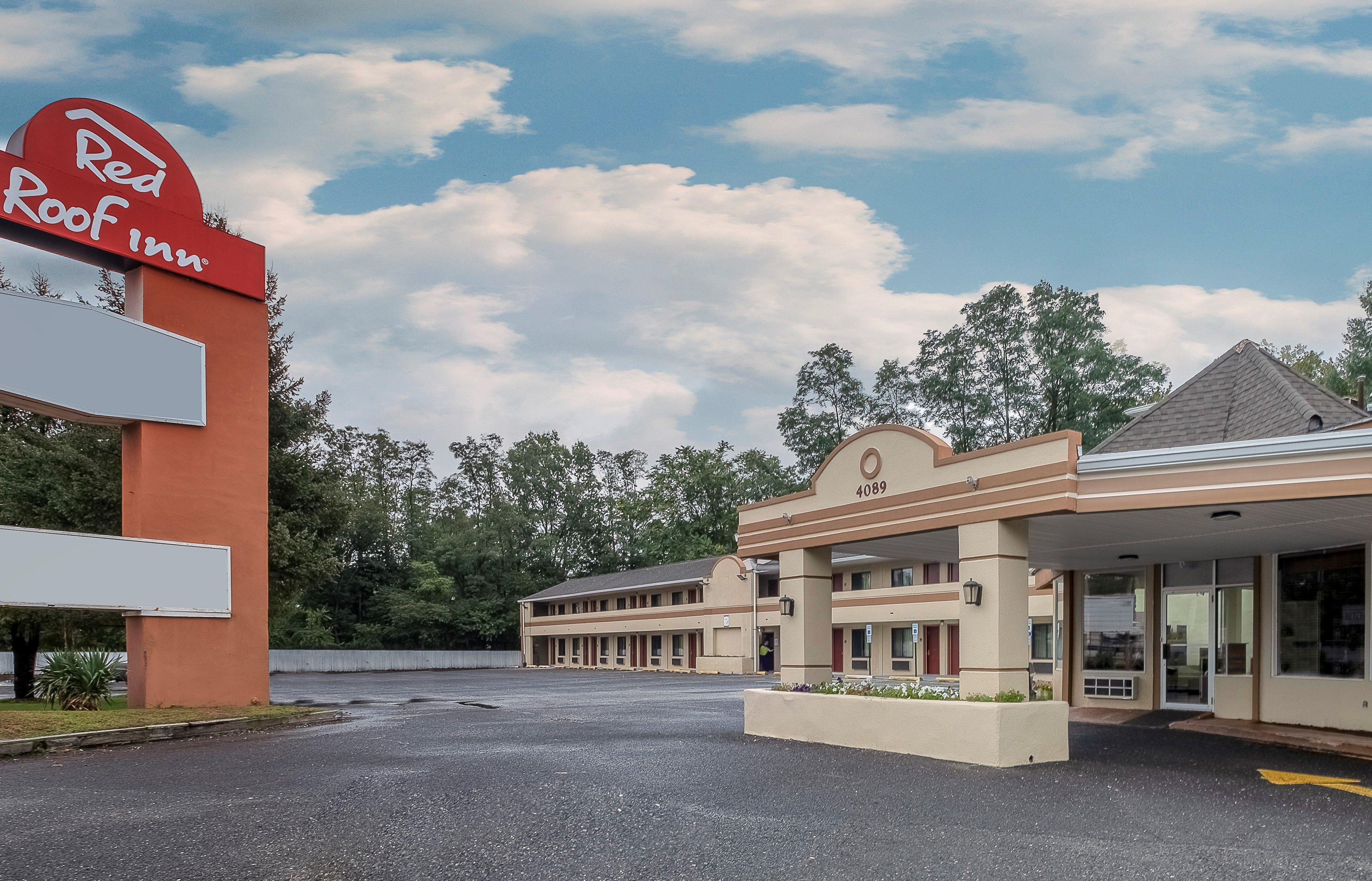 Red Roof Inn Freehold Exterior photo