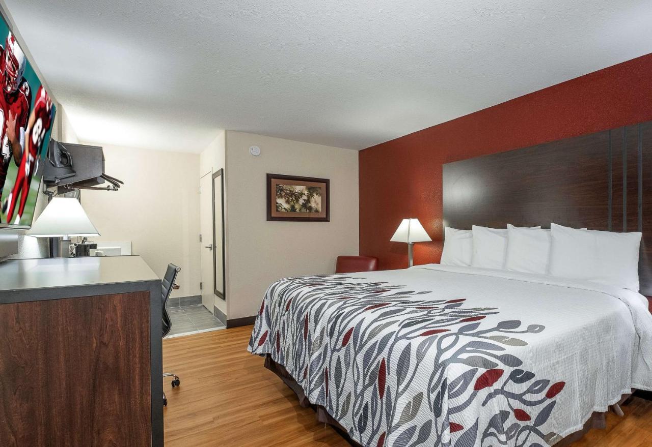 Red Roof Inn Freehold Exterior photo